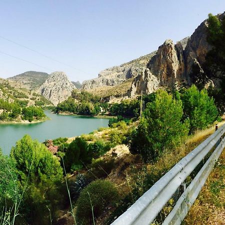 El Emigrante El Chorro Exterior foto