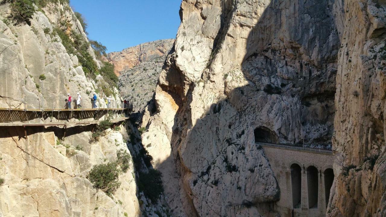 El Emigrante El Chorro Exterior foto