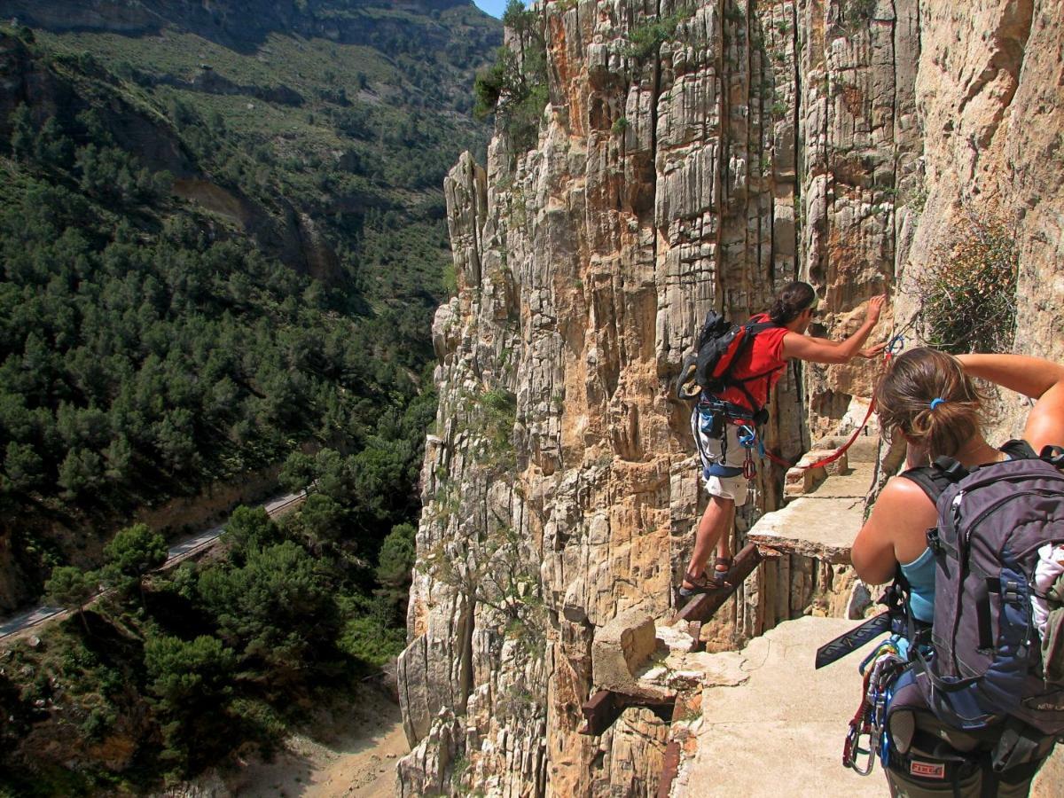 El Emigrante El Chorro Exterior foto
